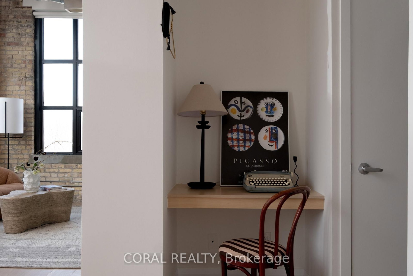 Listing Image 6