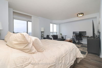 Unit 721 — 650 Lawrence Ave, Toronto - Englemount-Lawrence image-0-3