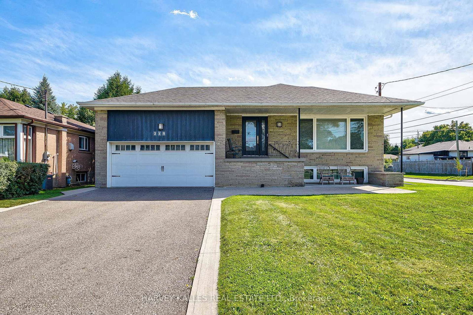 Detached House for sale at 215 Searle Avenue, Toronto, Bathurst Manor, M3H 4B6 - MLS: C12196087