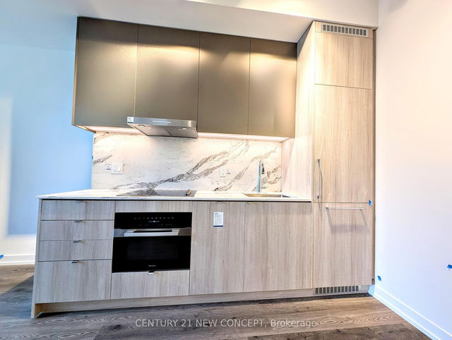 305 - 771 Yonge Street