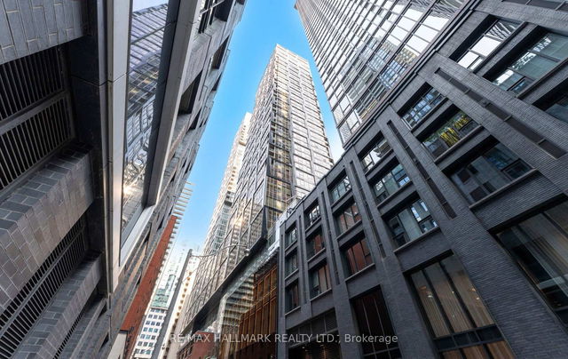 1114 - 35 Mercer Street
