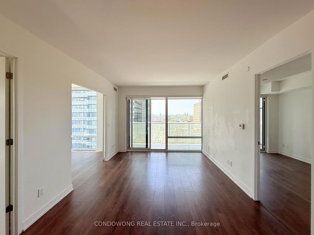 2312 - 501 Yonge Street