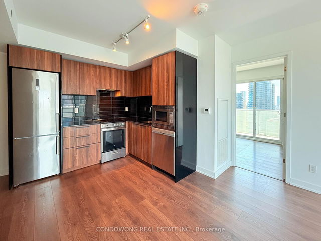 2312 - 501 Yonge Street