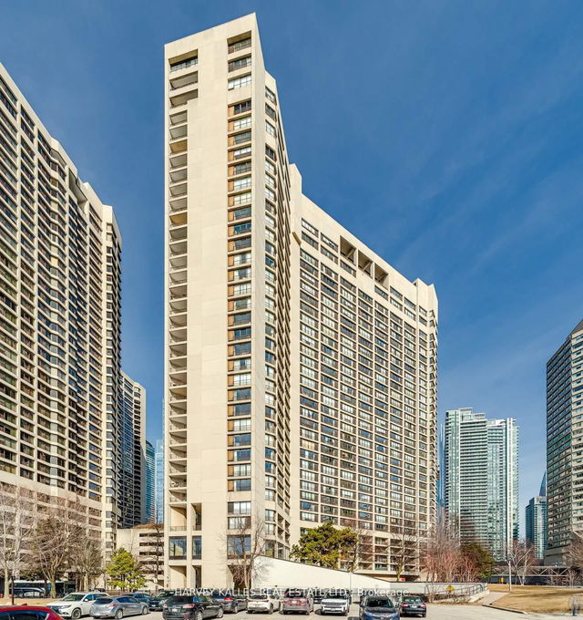 2440 - 33 Harbour Square