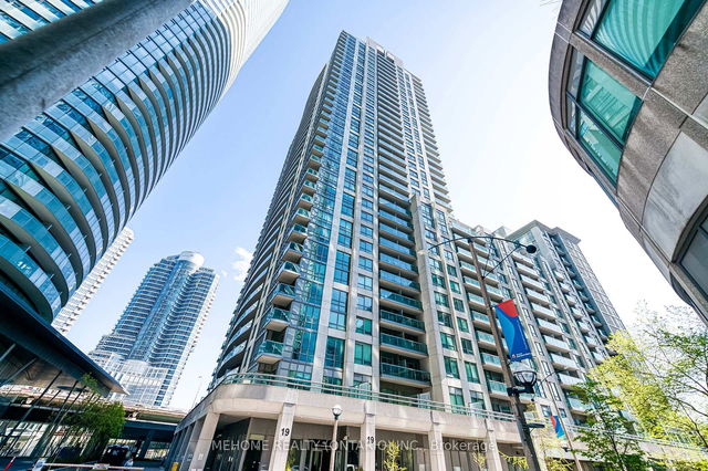 702 - 19 Grand Trunk Crescent