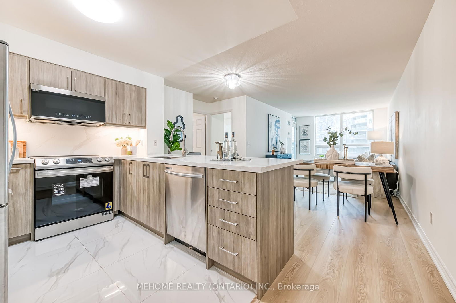 Condo for sale at 702-19 Grand Trunk Crescent, Toronto, Waterfront Communities C1, M5J 3A3 - MLS: C12196514