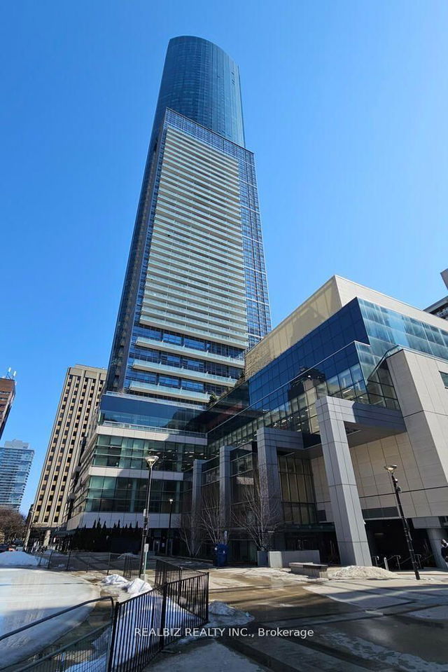 1516 - 386 Yonge Street