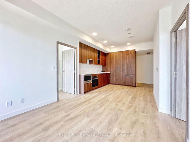 2501 - 27 McMahon Drive