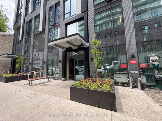 3312 - 252 Church Street