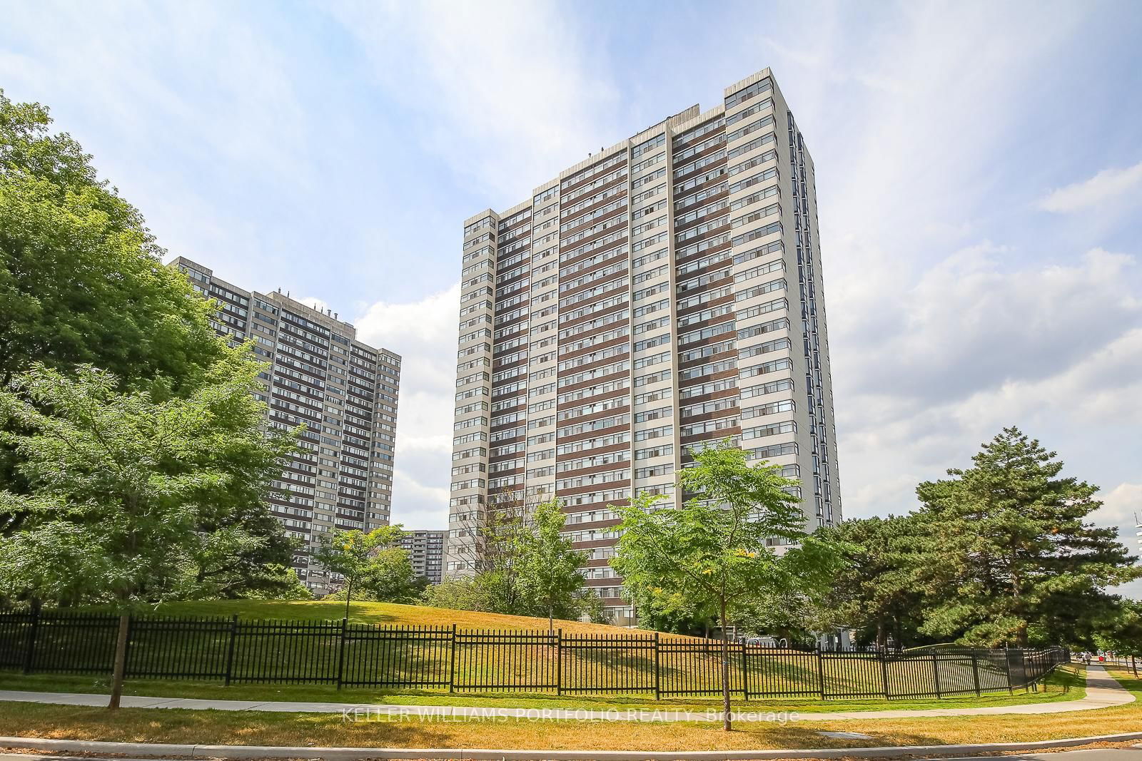 Condo for sale at 702-100 Antibes Drive, Toronto, Westminster-Branson, M2R 3N1 - MLS: C12196651