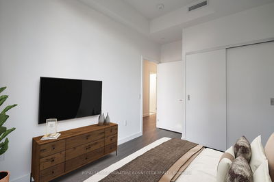 Unit 714 — 2 A Church St, Toronto - Waterfront Communities C8 image-0-3