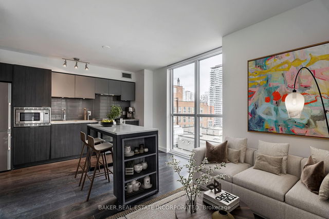 1115 - 15 Roehampton Avenue