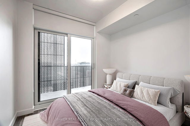 2701 - 15 Roehampton Avenue