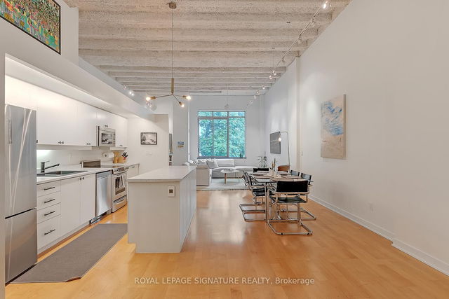 306 - 21 Nassau Street