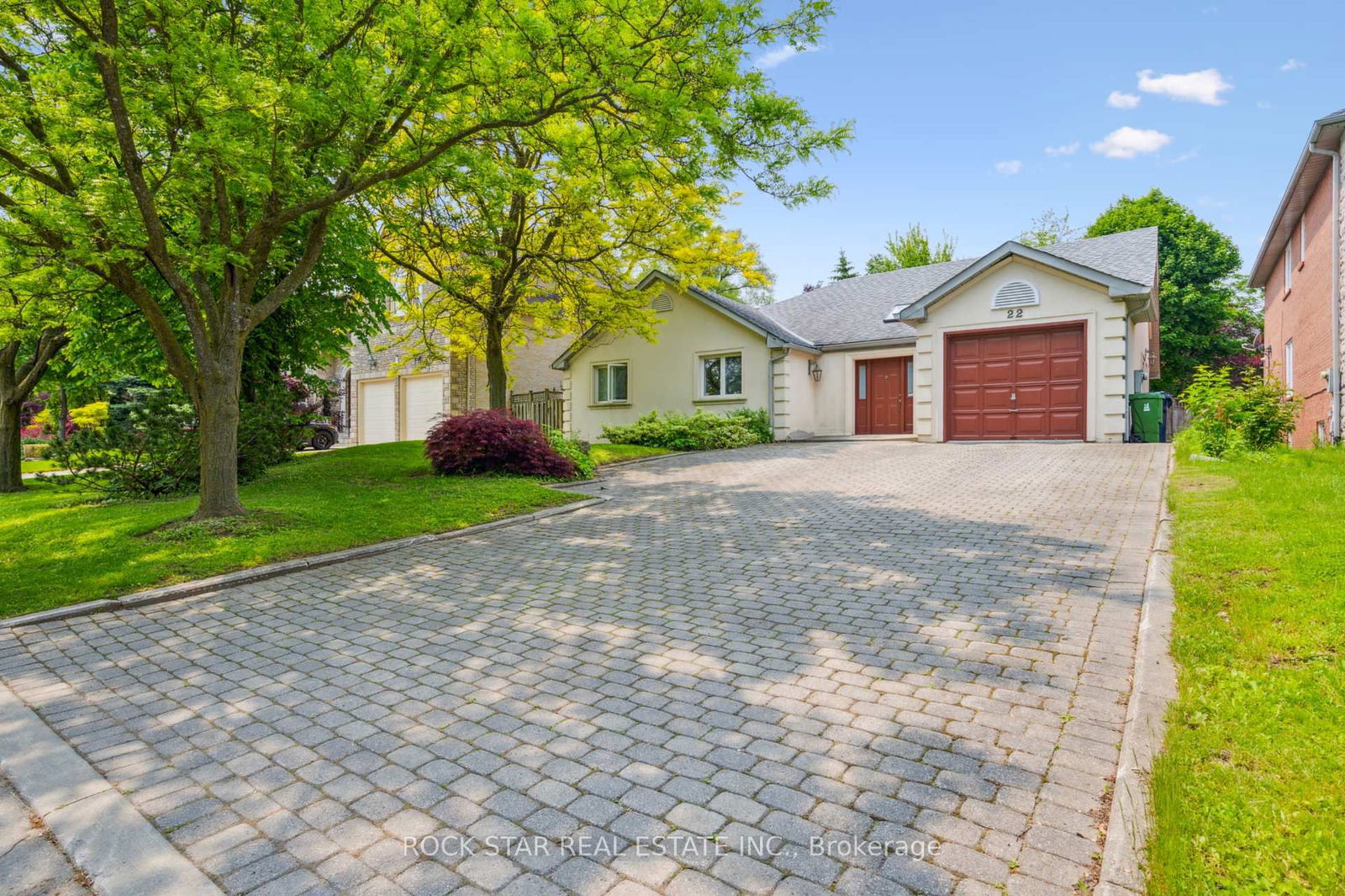 Detached House for sale at 22 Fairmeadow Avenue, Toronto, St. Andrew-Windfields, M2P 1W5 - MLS: C12196931