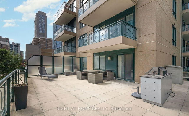 517 - 35 Hayden Street