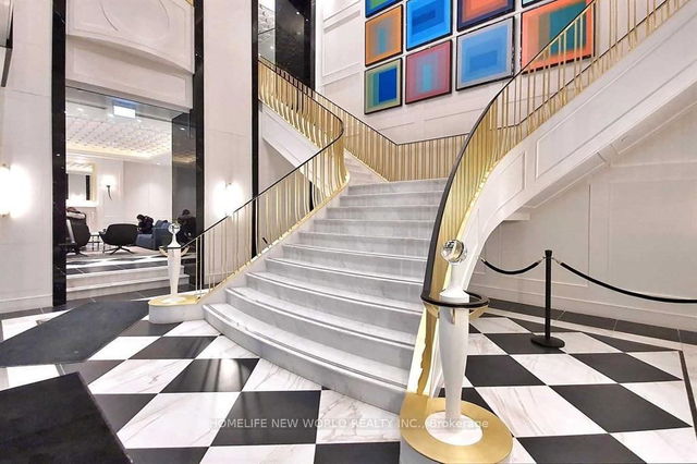 808 - 955 Bay Street