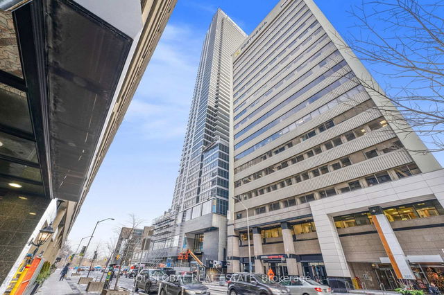 1409 - 395 Bloor Street