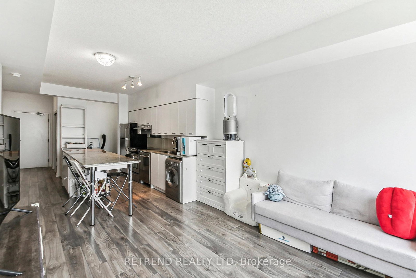 Listing Image 7