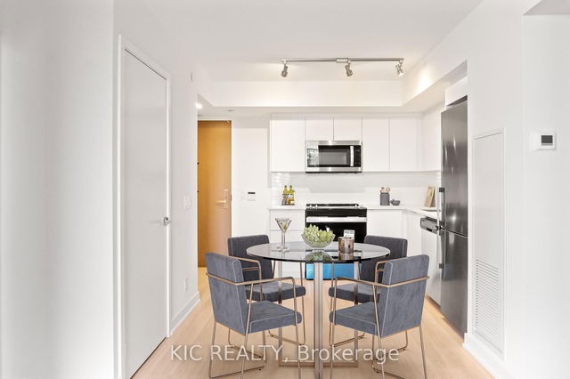 606 - 30 Tretti Way