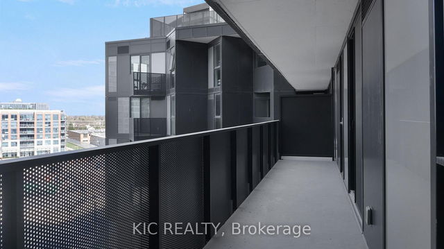 606 - 30 Tretti Way