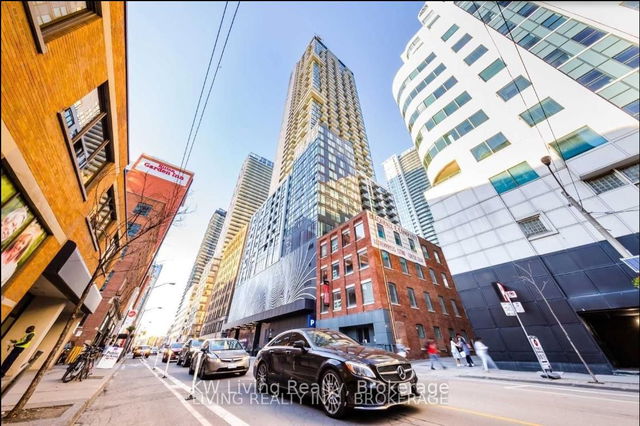3905 - 87 Peter Street