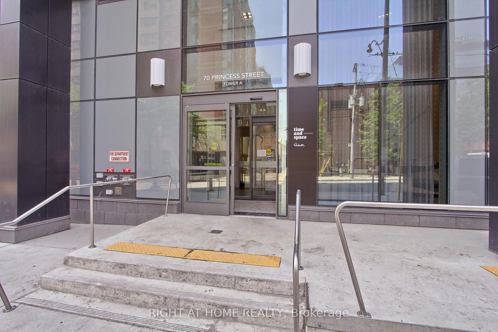 Condo for sale at 312B E-70 Princess Street, Toronto, Waterfront Communities C8, M5A 0X6 - MLS: C12198056