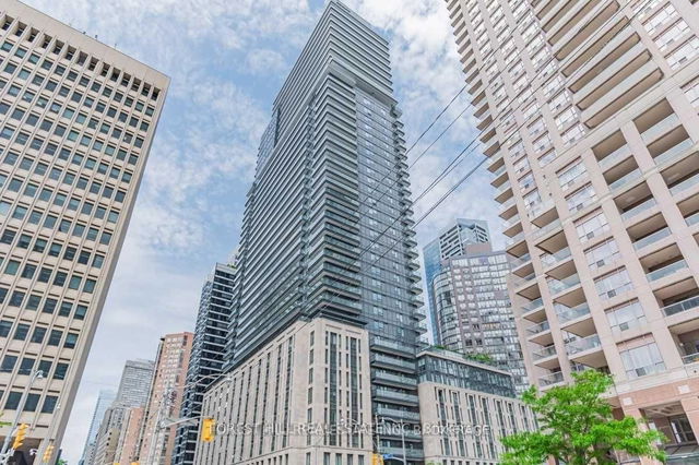 3206 - 955 Bay Street