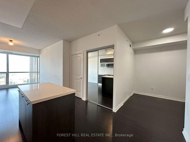 4512 - 386 Yonge Street