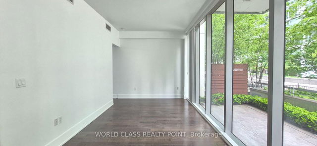 102 - 39 Queens Quay