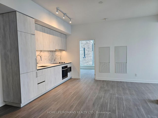 605 - 8 Wellesley Street