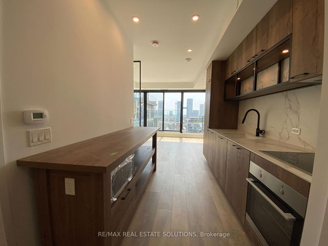 1220 - 505 Richmond Street
