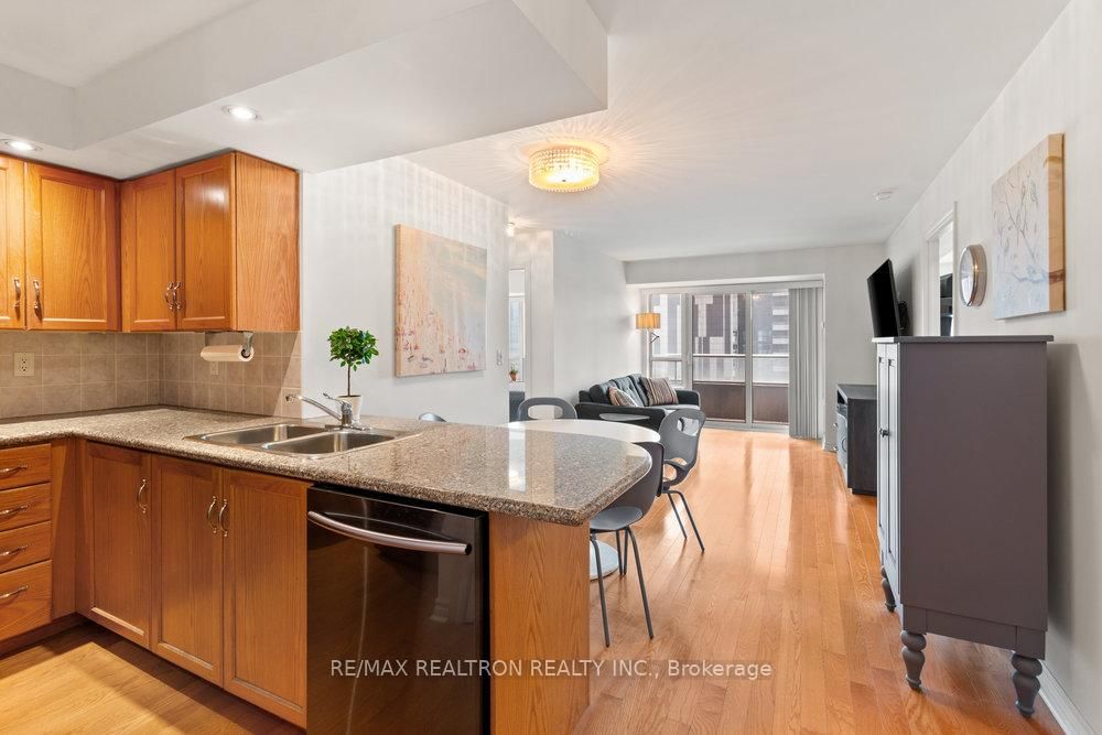 Condo for sale at 1232-250 Wellington Street, Toronto, Waterfront Communities C1, M5V 3P6 - MLS: C12198550