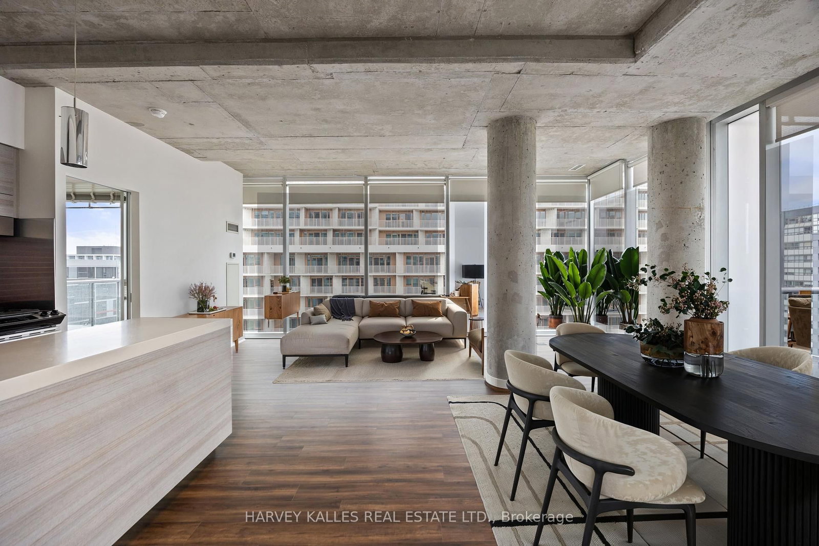 552 Wellington Street W, Unit 1305 - Photo 10