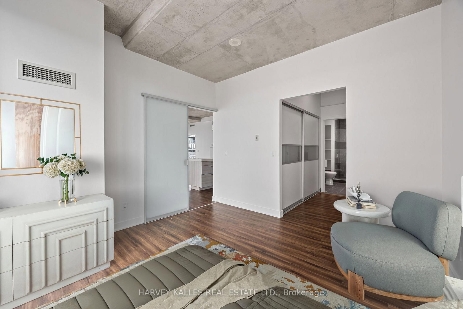 552 Wellington Street W, Unit 1305 - Photo 13