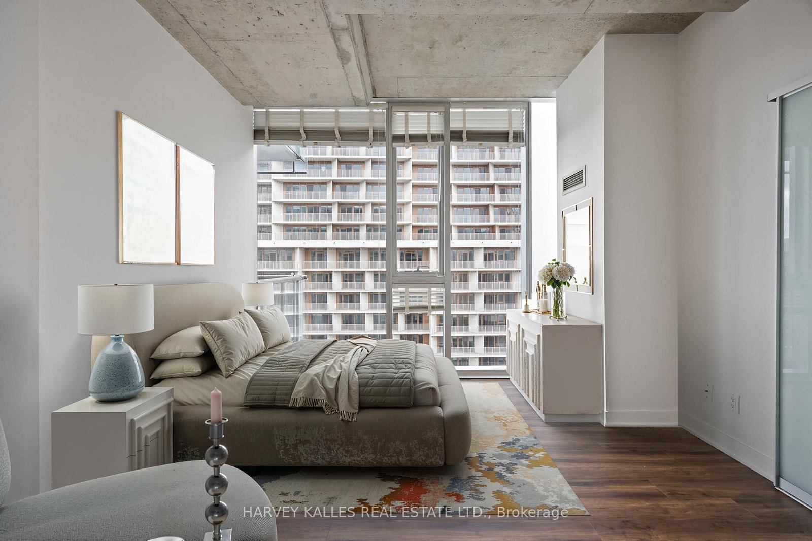 552 Wellington Street W, Unit 1305 - Photo 15