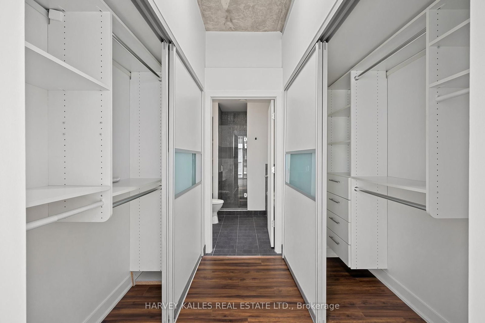 552 Wellington Street W, Unit 1305 - Photo 16