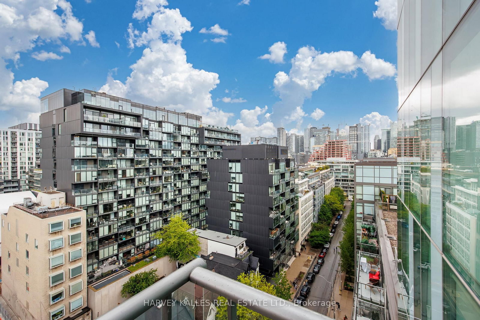 552 Wellington Street W, Unit 1305 - Photo 22