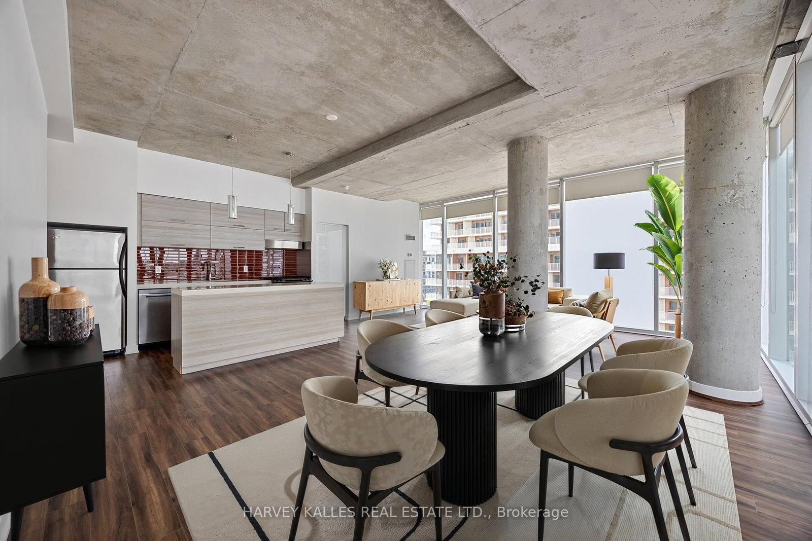 552 Wellington Street W, Unit 1305 - Photo 9