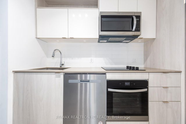 538 - 135 Lower Sherbourne Street