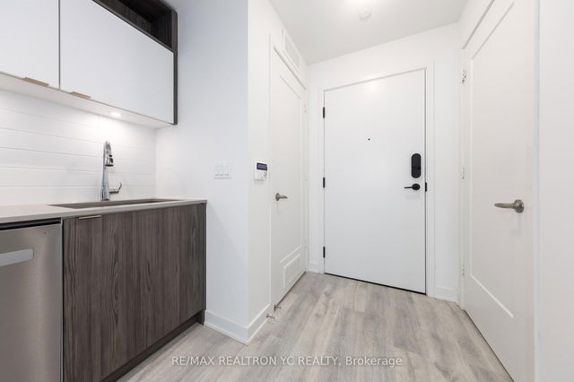 846 - 121 Lower Sherbourne Street