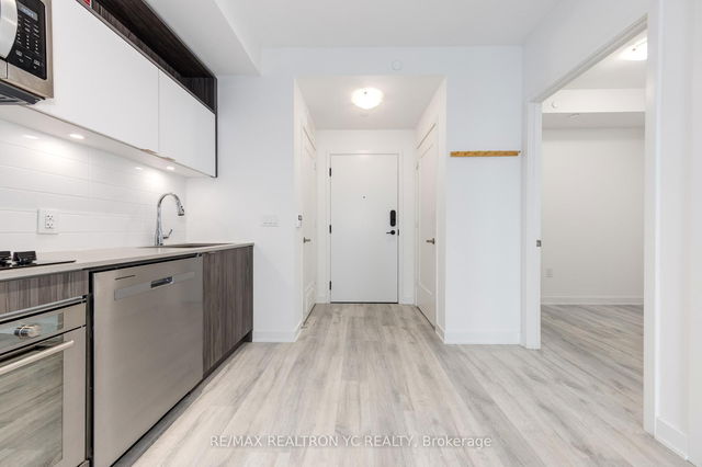 846 - 121 Lower Sherbourne Street
