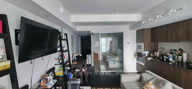 2715 - 955 Bay Street