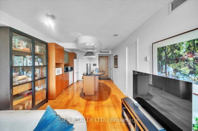 Unit 318 — 550 Queens Quay, Toronto - Waterfront Communities C1 image-0-2