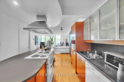 Unit 318 — 550 Queens Quay, Toronto - Waterfront Communities C1 image-0-4