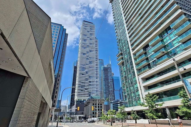 1204 - 100 Harbour Street
