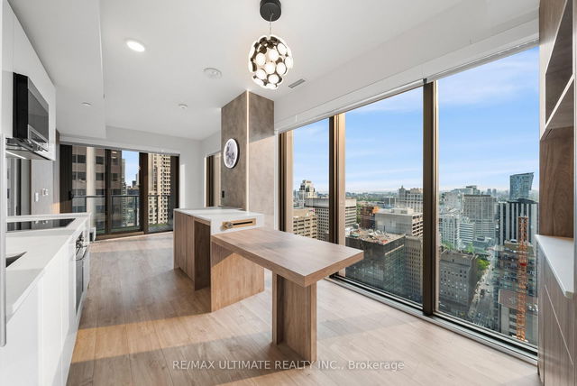 3003 - 8 CUMBERLAND Street