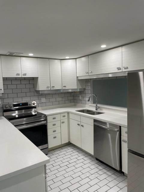 2403 - 65 Skymark Drive