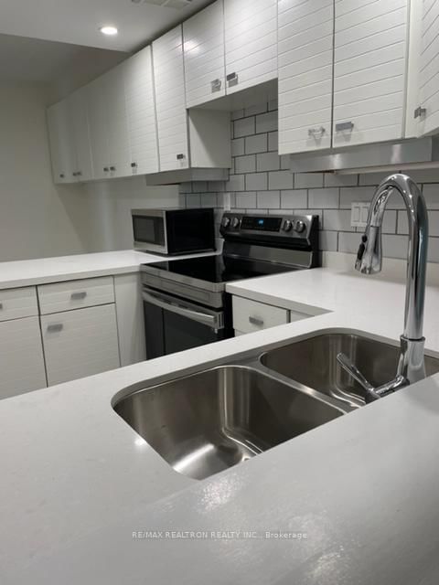2403 - 65 Skymark Drive