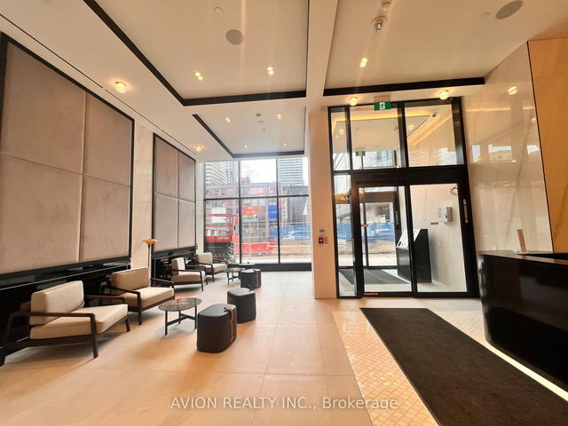 1003 - 8 Wellesley Street